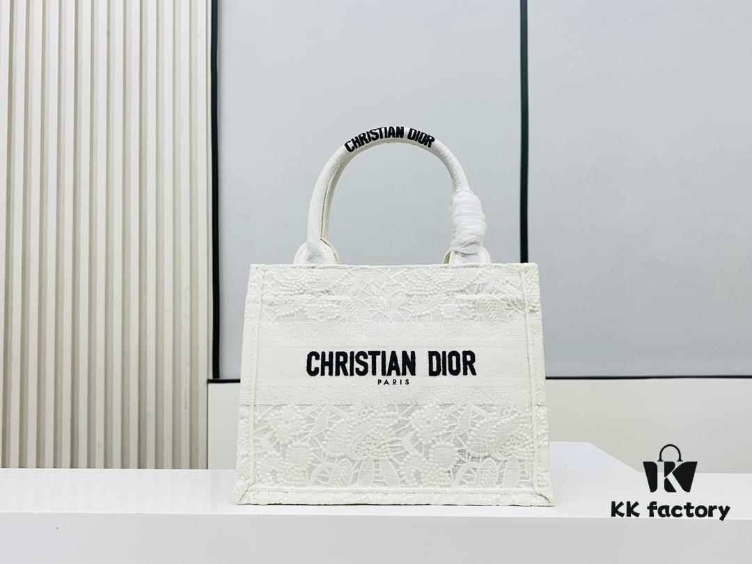 Authentic Thick Fabric Warning  ️ Small White Lace 'Book Tote'