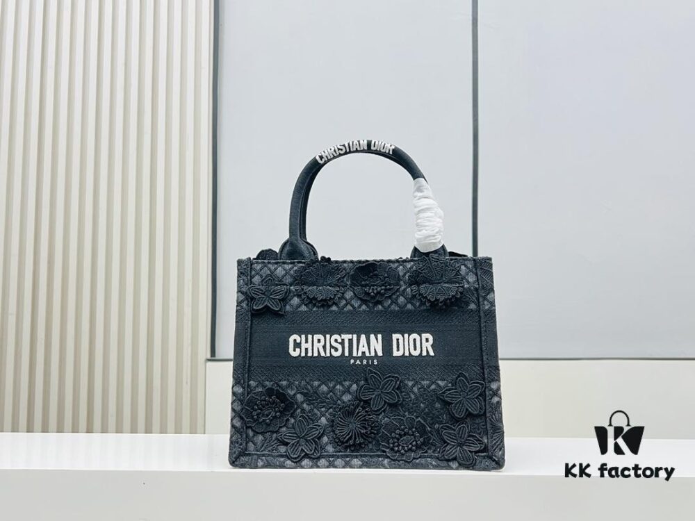 Authentic Thick Fabric Warning  ️ Small Black Floral 'Book Tote'