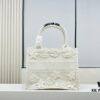 Authentic Thick Fabric Warning  ️ Small White Floral 'Book Tote'