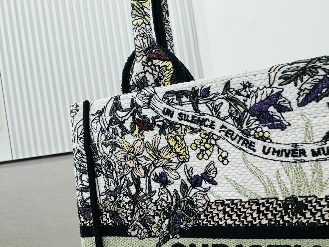 Authentic Thick Fabric Warning  ️ Small Size 【Book Tote】