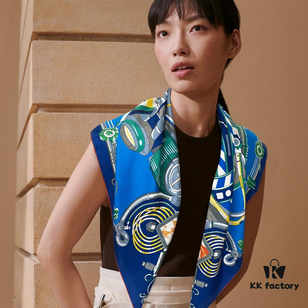 New Arrival 💫 Hermès-Style Single-Sided 100% Pure Silk Scarf, Top-Tier Craftsmanship, Stunning Design, 90cm x 90cm