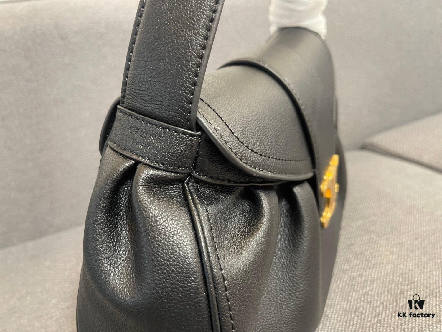 CELINE New Arrival POLLY Bag in Top-Grade Cowhide