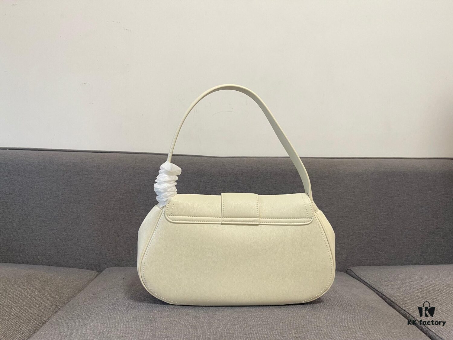 Top-Grade Cowhide CELINE New Arrival POLLY Bag