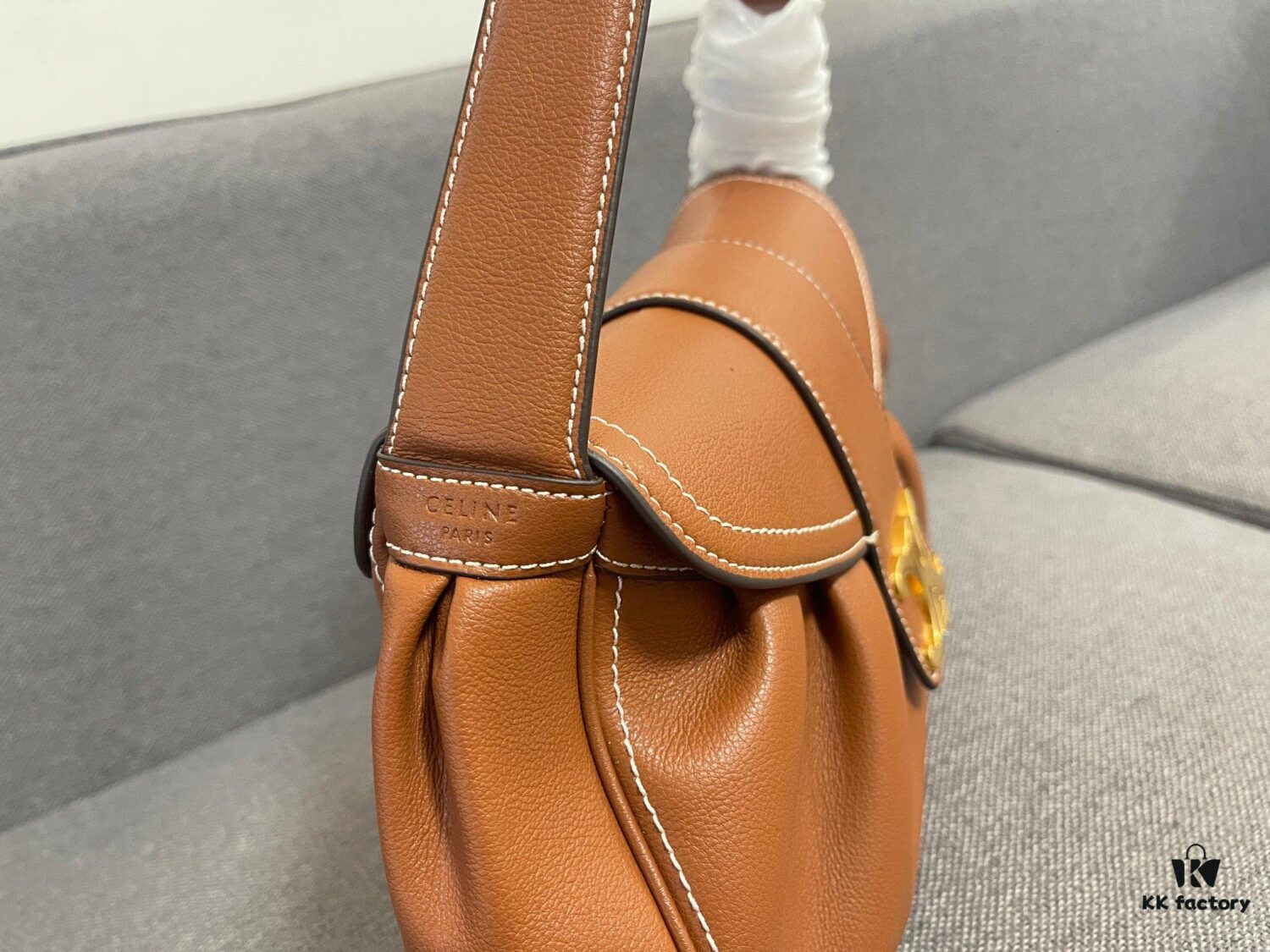 Top-Grade Cowhide CELINE New Arrival POLLY Bag