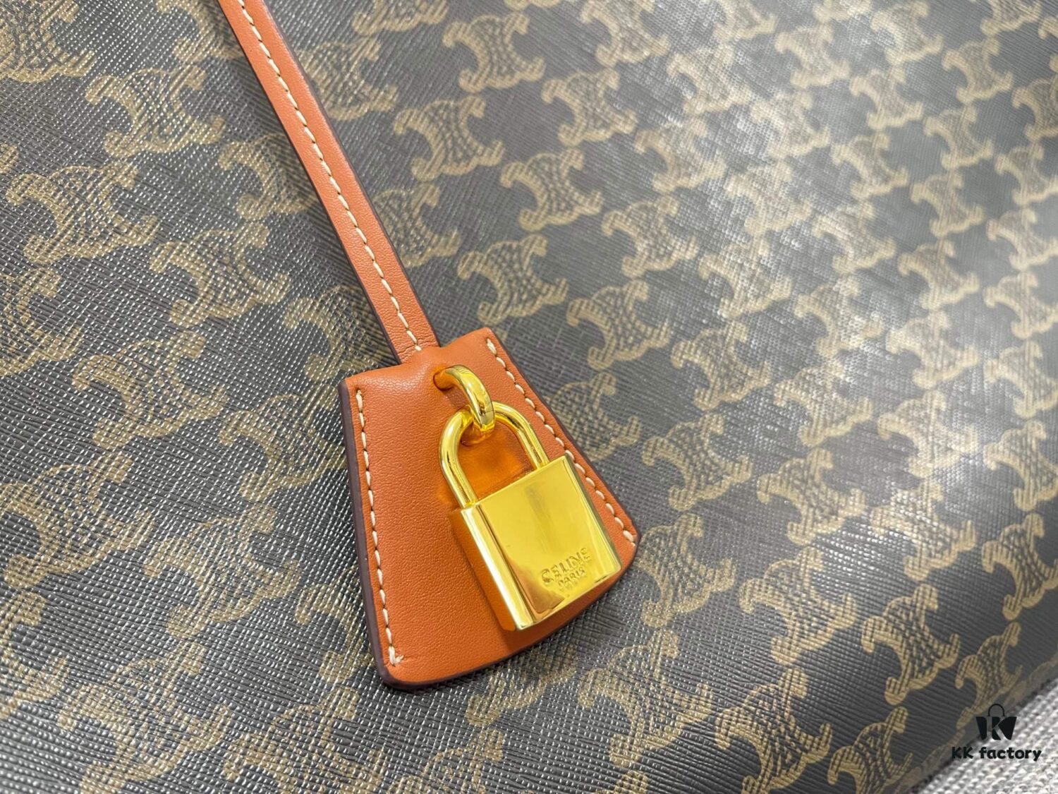 Large CELENE TRIOMPHE Spring Horizontal CABAS Tote Bag, Versatile Classic Triumph Monogram Series, Stylish and Durable Calfskin & PVC Tote, Must-Have for Fashion Enthusiasts