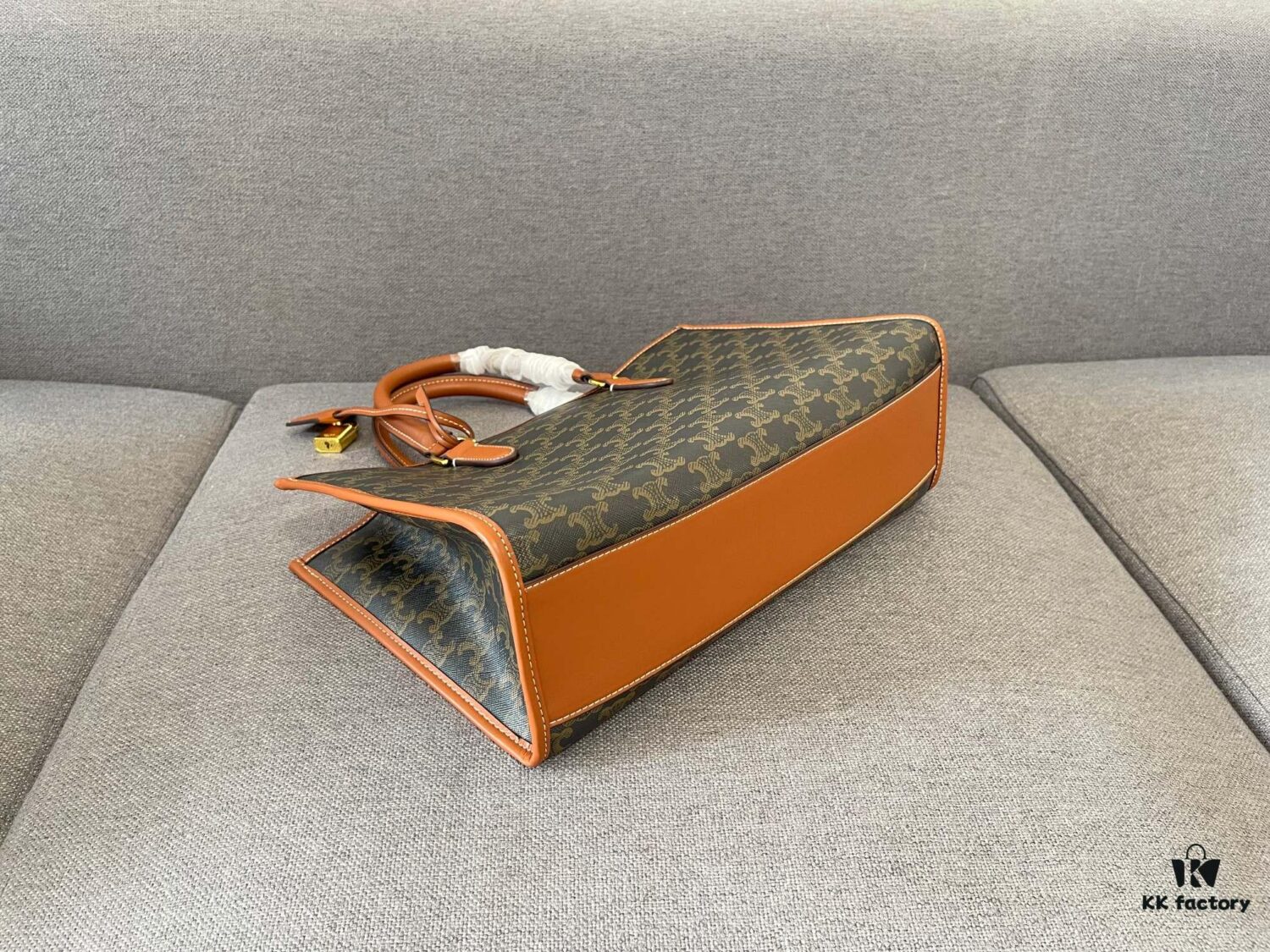 Small CELINE Spring-Summer Horizontal CABAS Tote Bag, Versatile and Stylish, Newly Released Compact Size | Classic Triumph Monogram Collection, Unisex Design, Highly Recommended by Bloggers and Celebrities