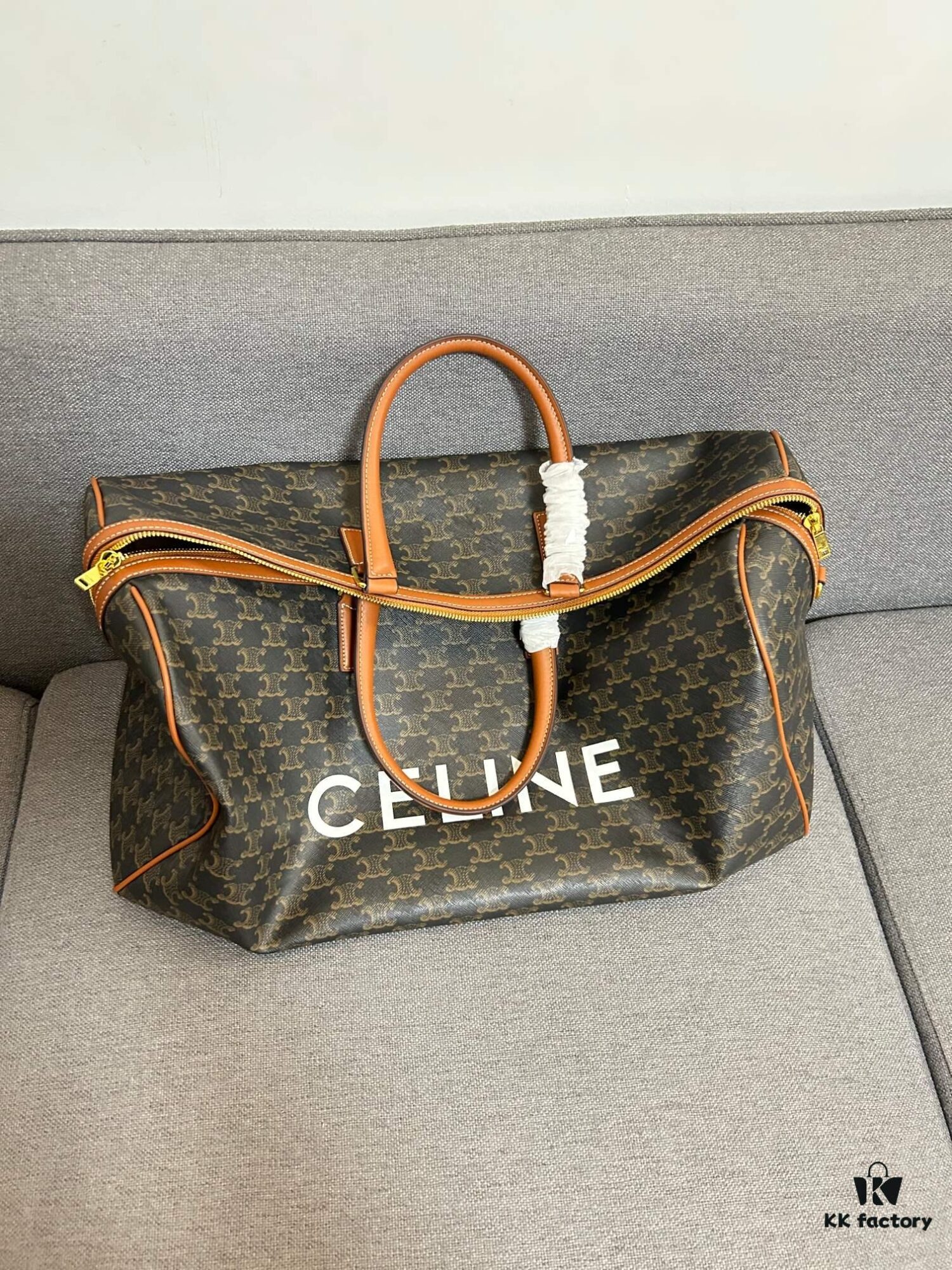 Celine Vintage Travel Bag – Timeless Archlight Monogram Design with Lightweight, Spacious and Versatile Style