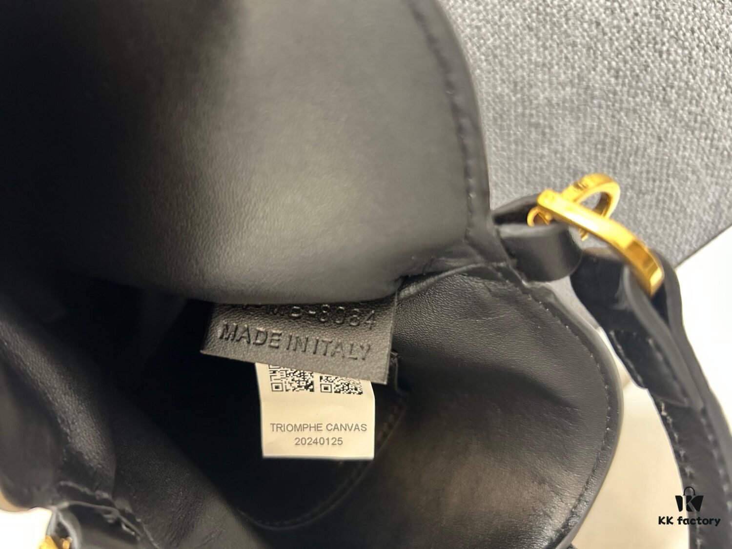 CELINE New Fries Bag, Smooth PVC Cowhide Two Styles, Original Hardware, Exquisitely Compact Design, Handheld or Crossbody, Holds Small Items, Stunning Look