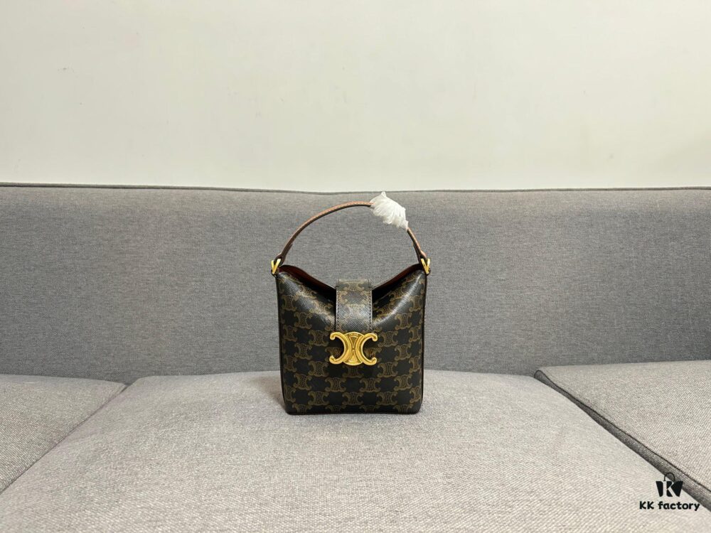 CELINE New Fries Bag, Smooth PVC Cowhide, Two Options, Original Hardware, Compact and Elegant Design, Handheld or Crossbody, Fits Small Essentials, Stunning Look, Size: 20cm, Model: 8106#