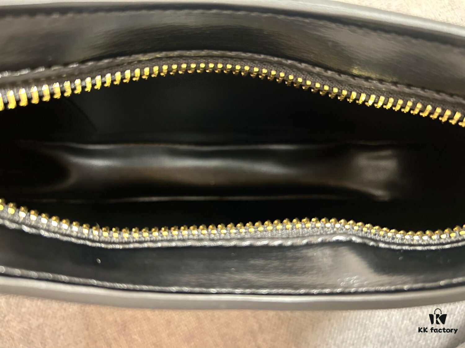 CELINE Arc de Triomphe TILLY Signature Print Leather Handbag TRIOMPHE Canvas, Cowhide Leather Trim, Lambskin Lining, Gold-Tone Hardware, Sling or Crossbody Wear, Zip Closure, One Main Compartment, One Interior Flat Pocket, Adjustable Strap - Model No. 4233#, Size: 22cm