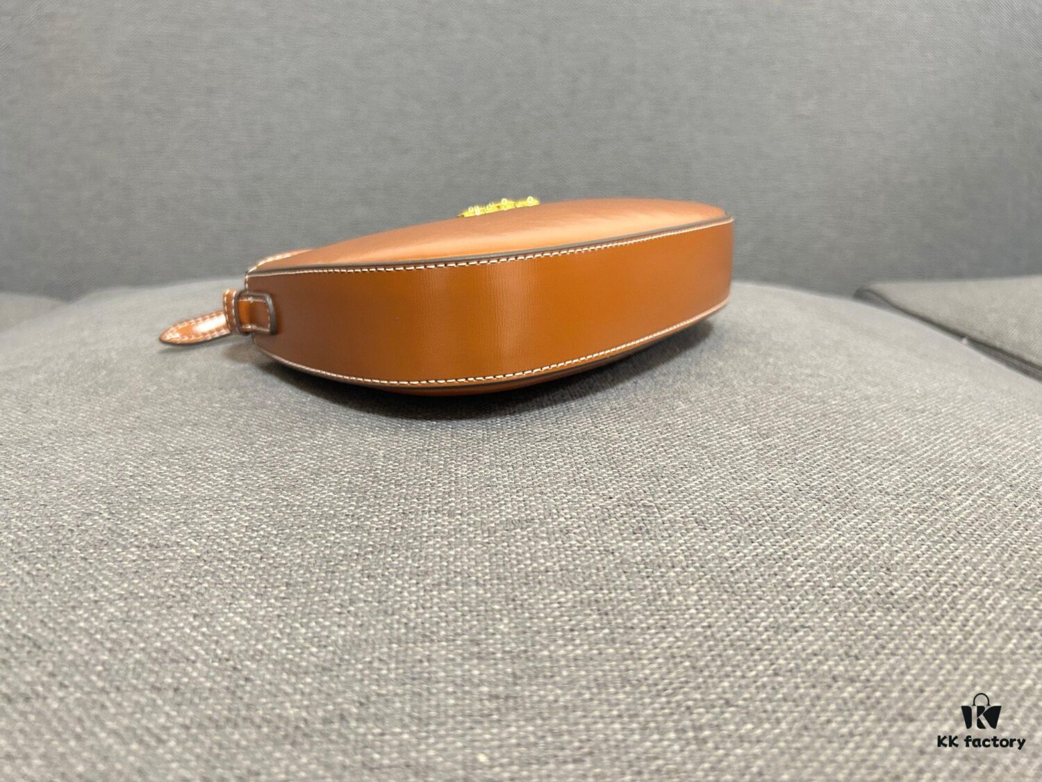 CELINE Triumph Arch TILLY Logo-Print Leather Handbag