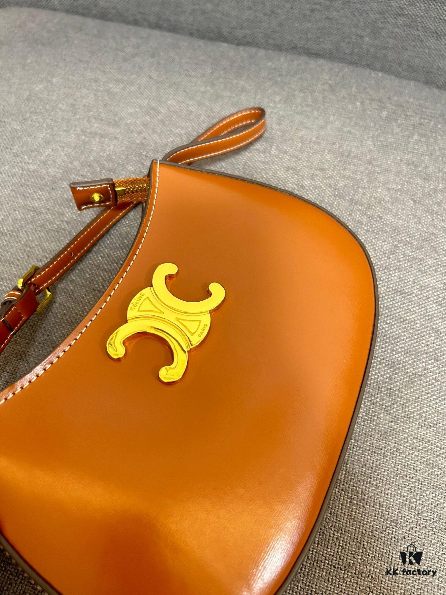 CELINE Triumph Arch TILLY Logo-Print Leather Handbag