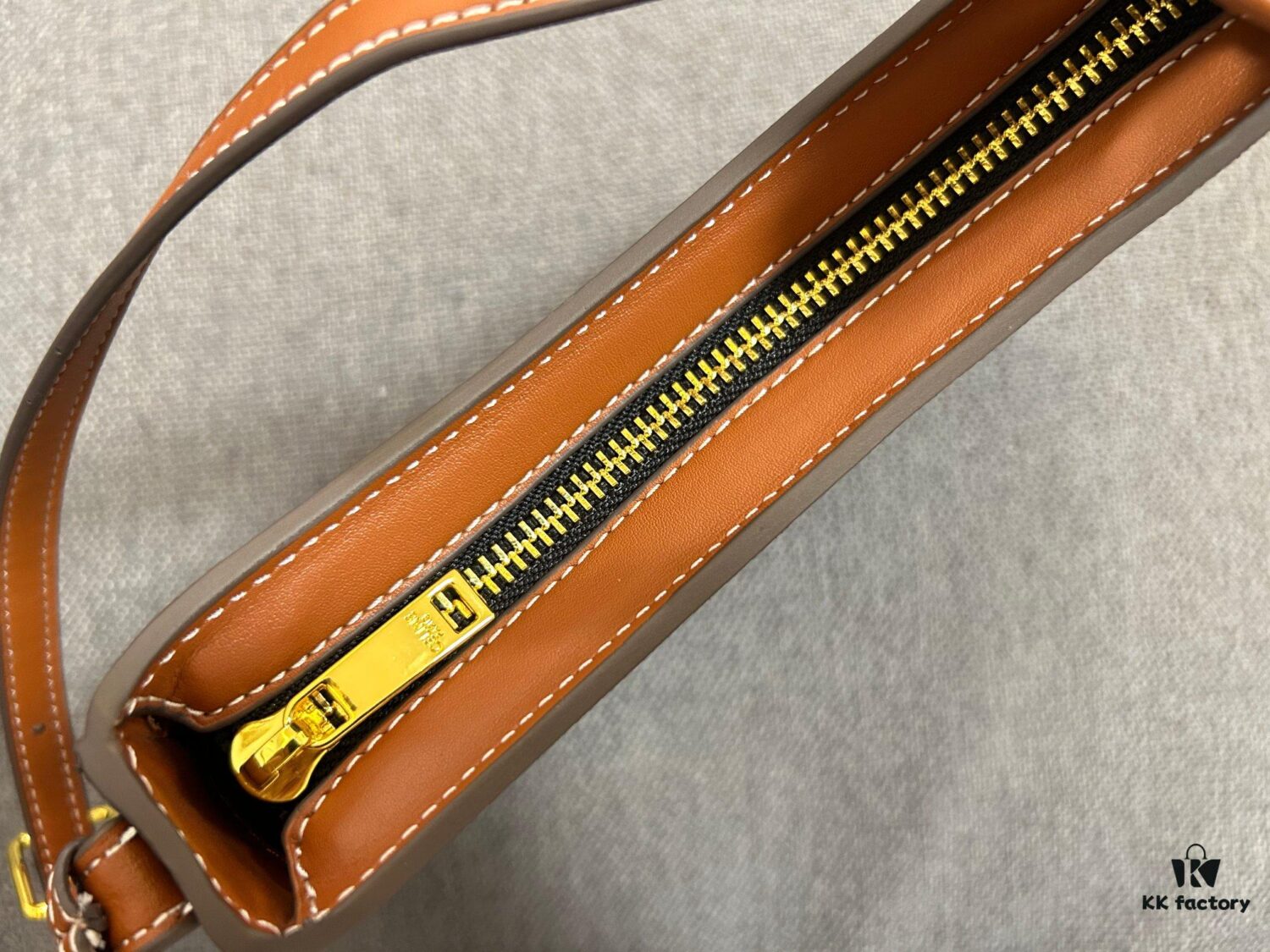 CELINE Triumph Arch TILLY Logo-Print Leather Handbag