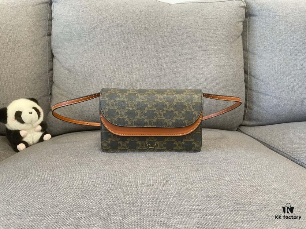 CELINE Envelope Bag – Snap Closure Tri-Compartment Design, Everyday Versatile Essential