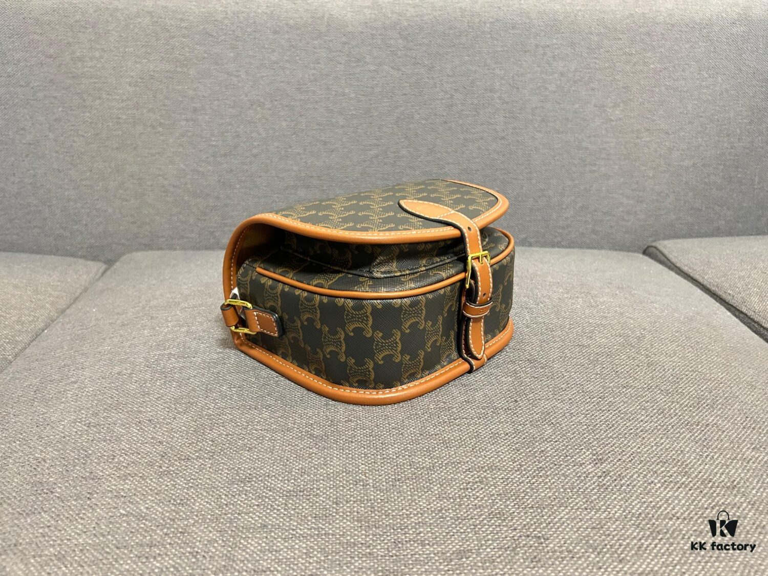 CELINE FOLCO Retro Style Crossbody Bag, Fashionable and Streetwise with Iconic Simplicity