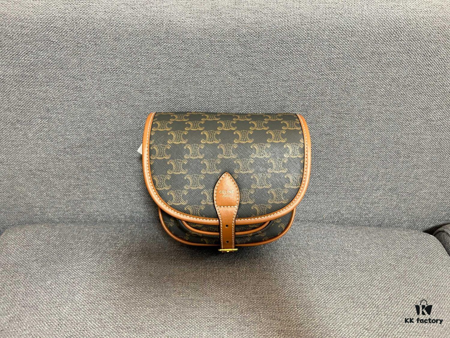 CELINE FOLCO Retro Style Crossbody Bag, Fashionable and Streetwise with Iconic Simplicity