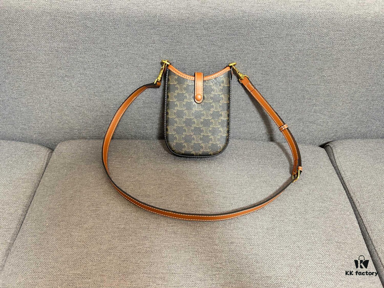 CELINE Phone Bag, Styling Essential, Material: Interior - Full-Grain Leather, Exterior - Vintage Pattern, Unisex Design, Must-Have Style