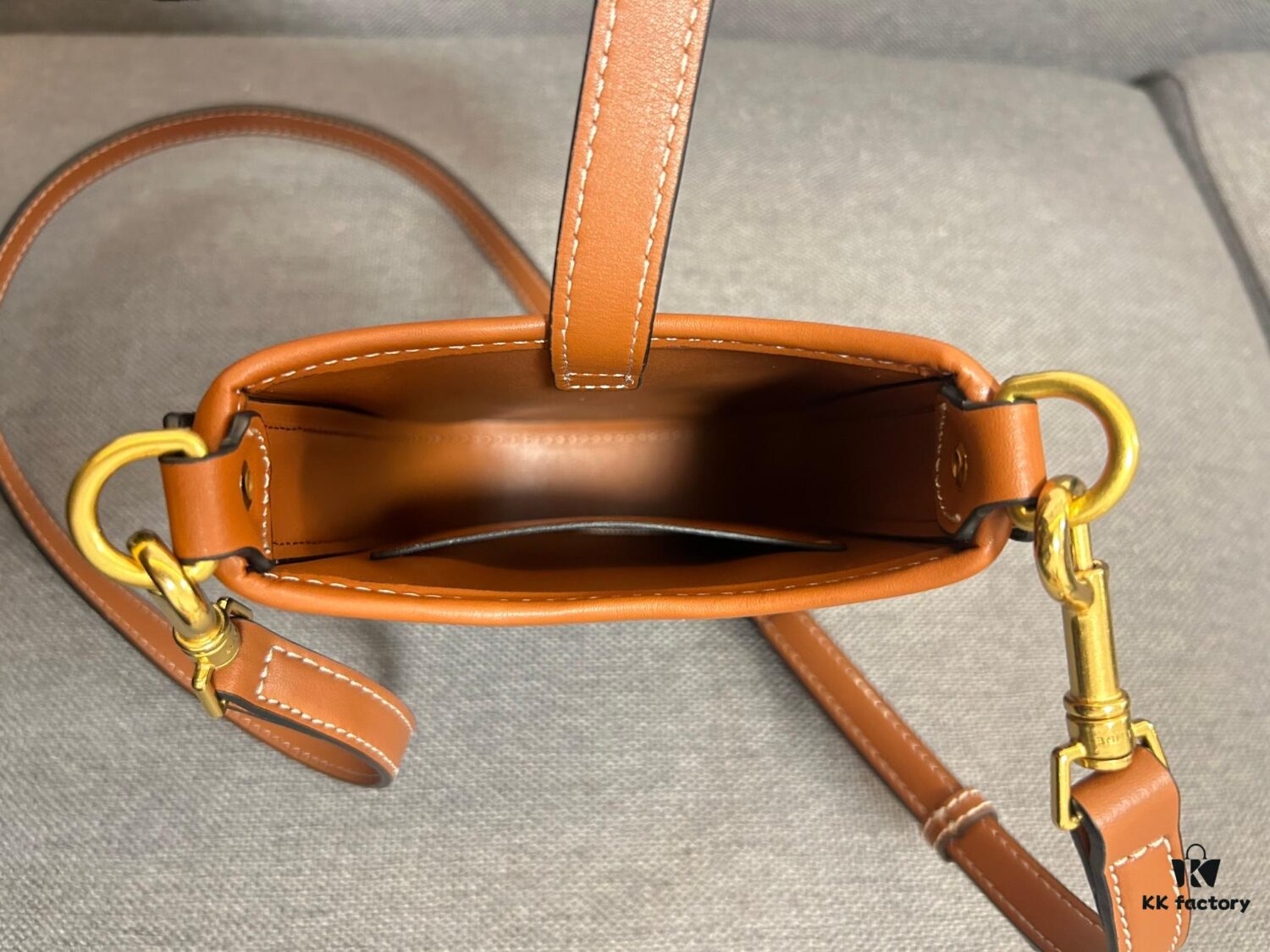 CELINE Phone Bag, Styling Essential, Material: Interior - Full-Grain Leather, Exterior - Vintage Pattern, Unisex Design, Must-Have Style