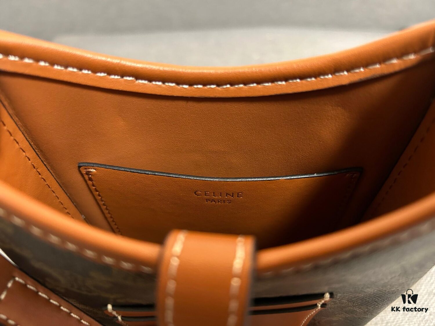 CELINE Phone Bag, Styling Essential, Material: Interior - Full-Grain Leather, Exterior - Vintage Pattern, Unisex Design, Must-Have Style