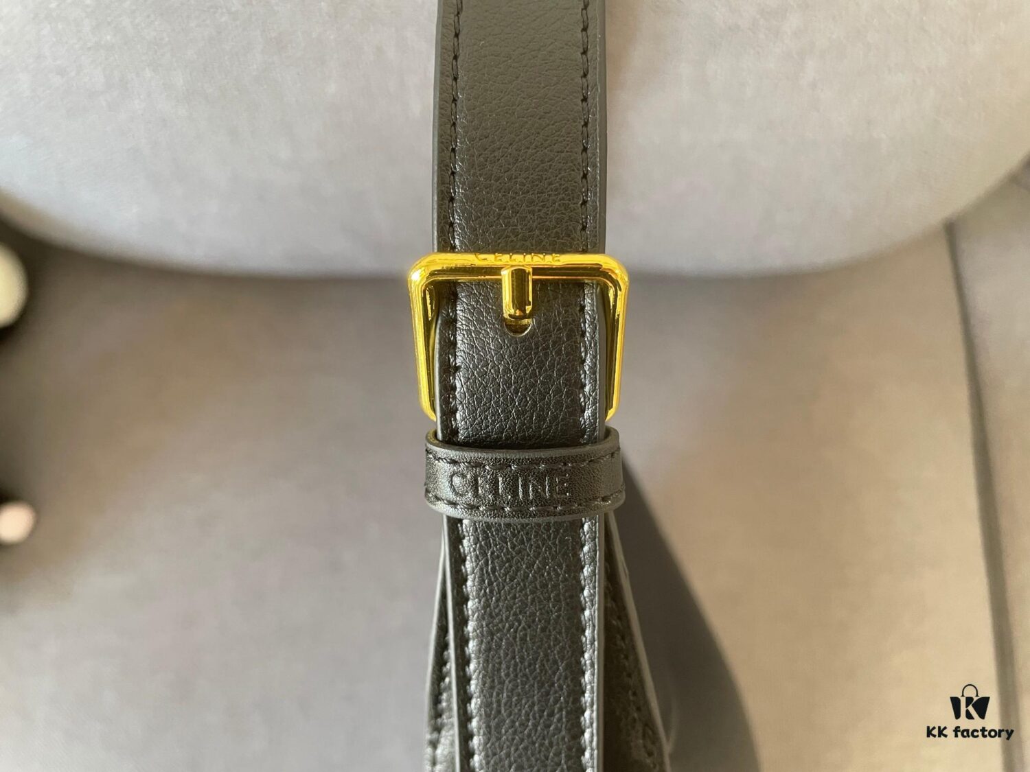 CELINE New Arrival HELOISE HOBO Shoulder Bag – Must-Have for Fall/Winter Collection!