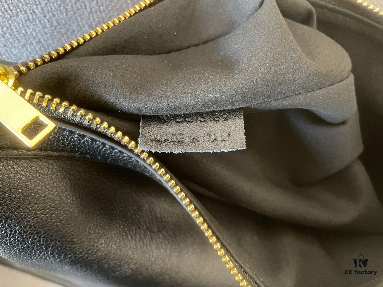 CELINE New Arrival HELOISE HOBO Shoulder Bag – Must-Have for Fall/Winter Collection!