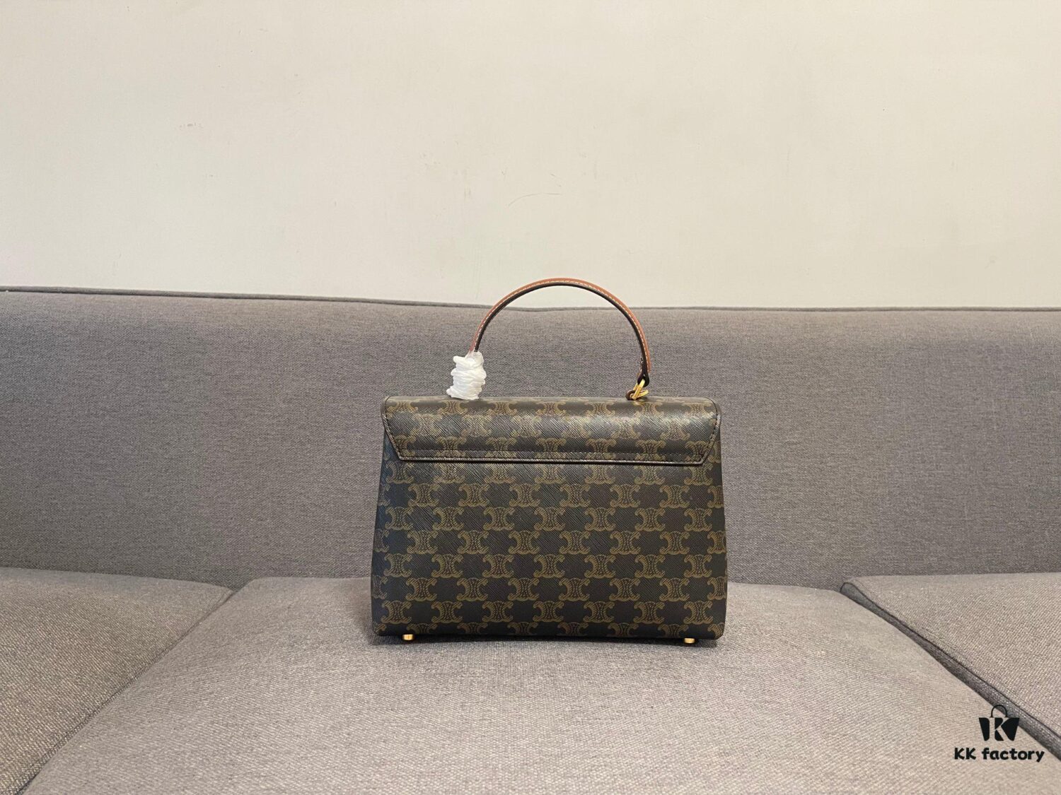 New Arrival A CELINE Arc de Triomphe Kelly Bag, New Design Arc de Triomphe Tote, Exuding Elegance, Simple and Refined Silhouette Showcasing a Polished Style and Pure Aesthetic