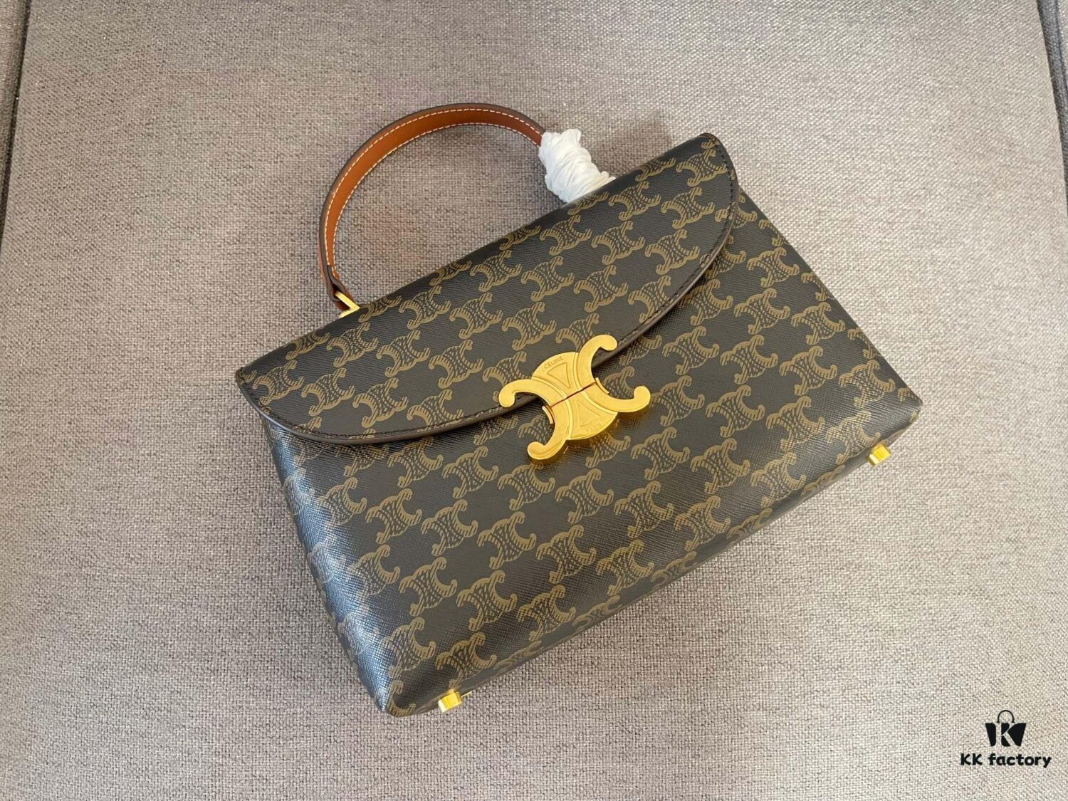 New Arrival A CELINE Arc de Triomphe Kelly Bag, New Design Arc de Triomphe Tote, Exuding Elegance, Simple and Refined Silhouette Showcasing a Polished Style and Pure Aesthetic