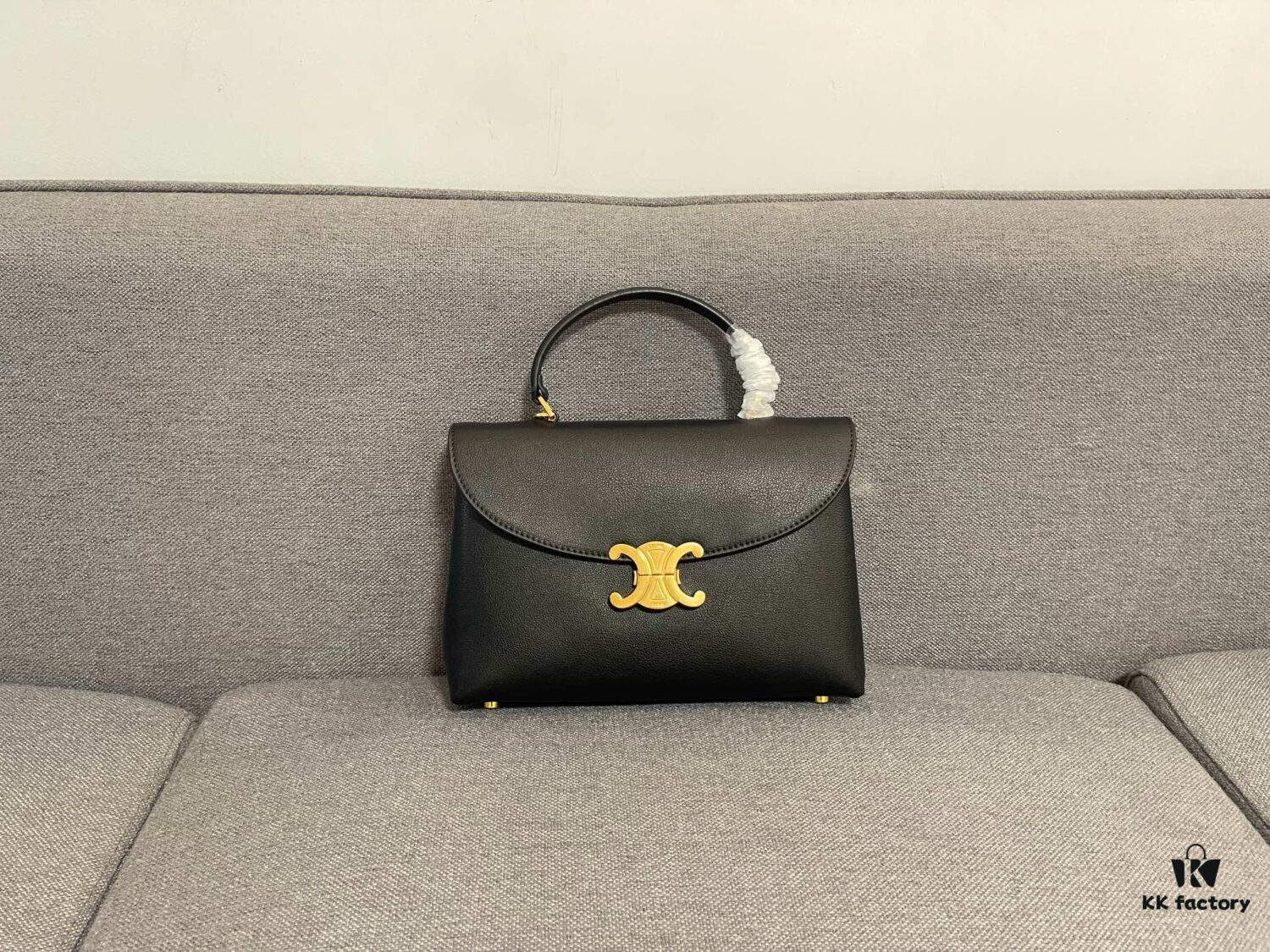 New Arrival A CELINE Arc de Triomphe Kelly Bag, New Design with Triumphal Arch Closure, Exuding Elegance