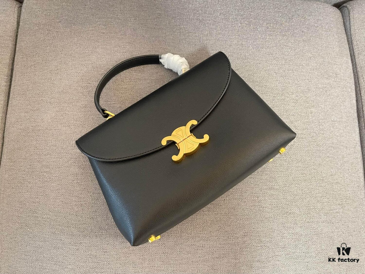 New Arrival A CELINE Arc de Triomphe Kelly Bag, New Design with Triumphal Arch Closure, Exuding Elegance