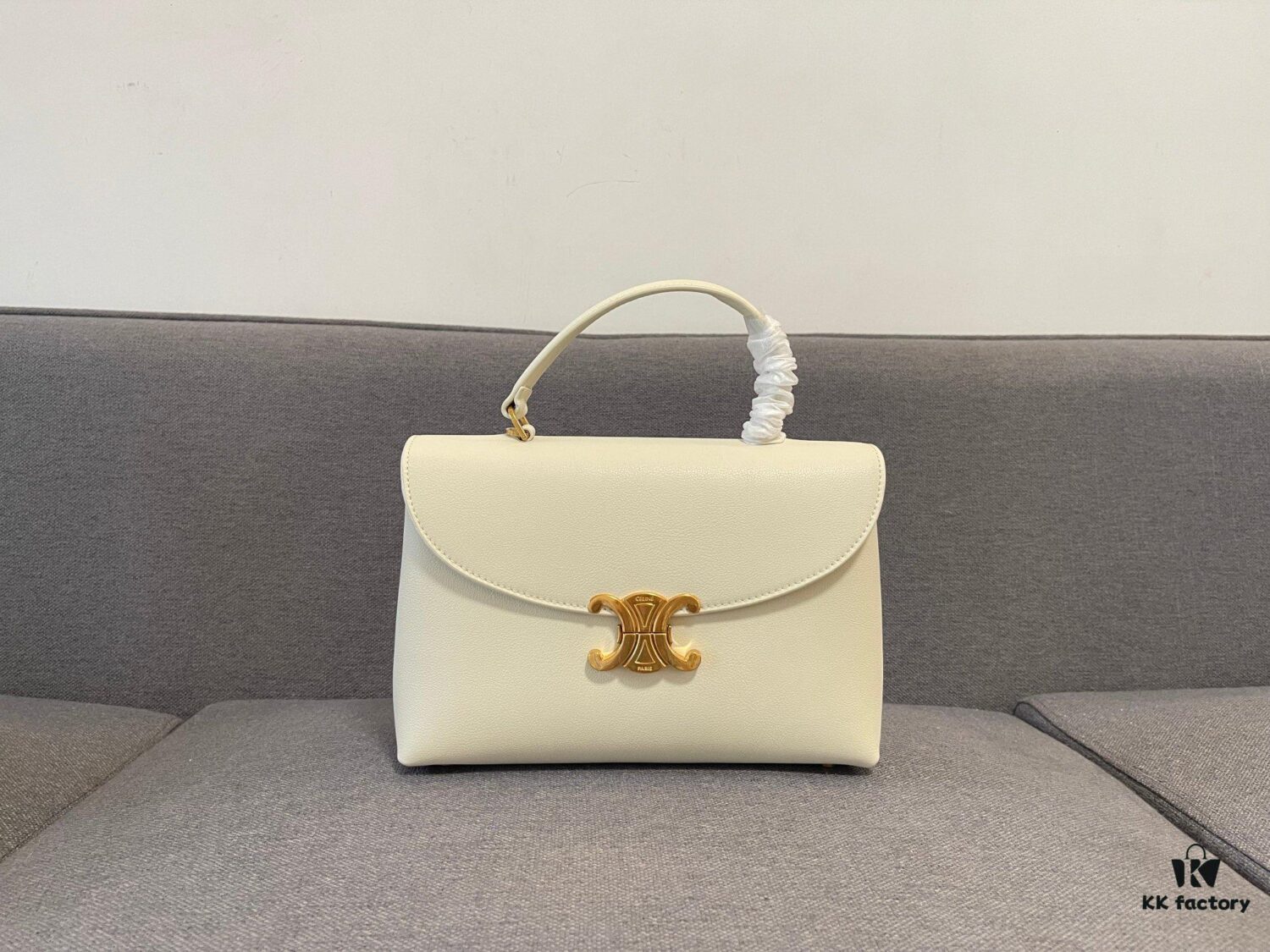 New Arrival A CELINE Arc de Triomphe Kelly Bag, New Design with Triumphal Arch Closure, Exuding Elegance