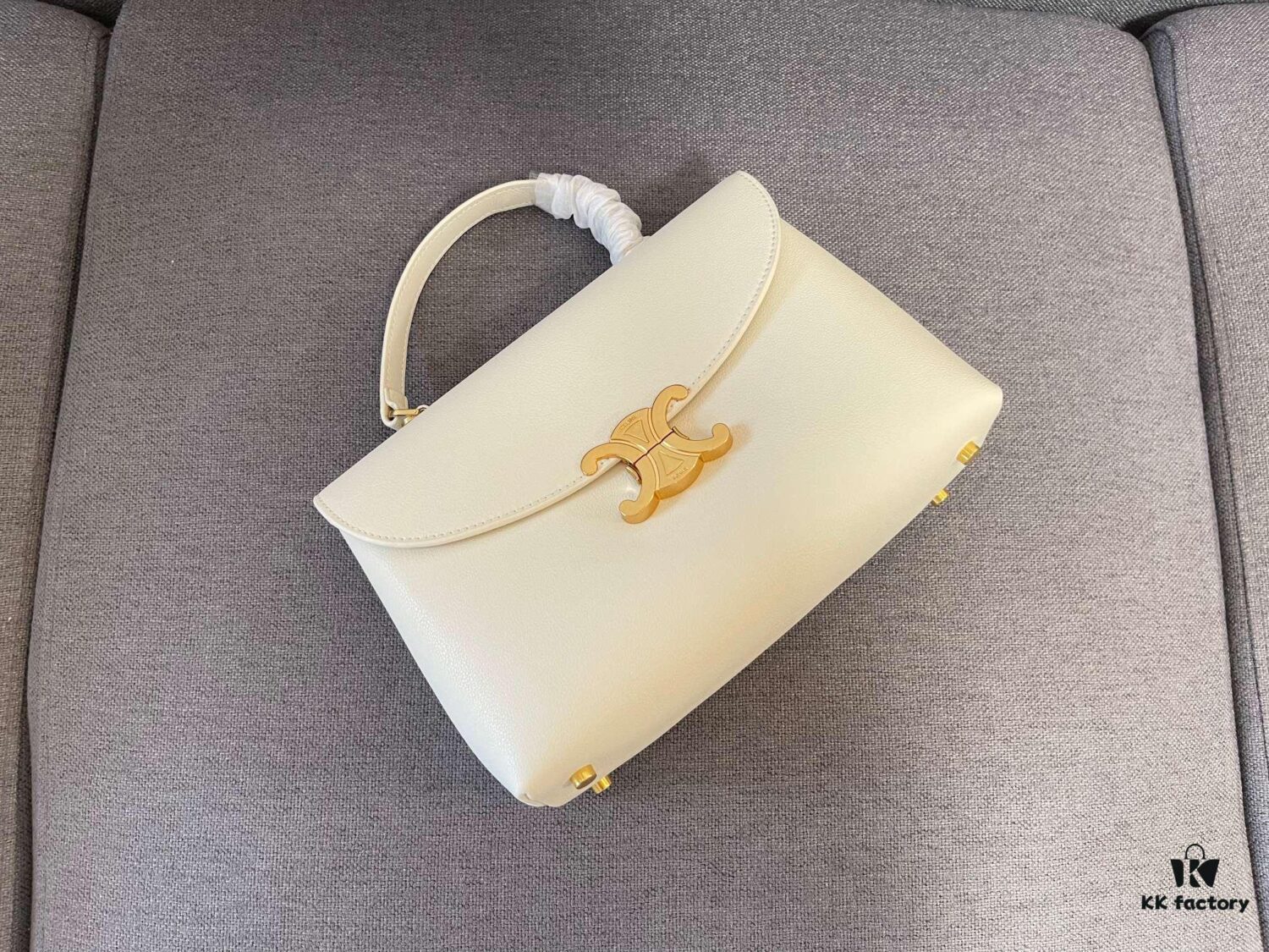 New Arrival A CELINE Arc de Triomphe Kelly Bag, New Design with Triumphal Arch Closure, Exuding Elegance