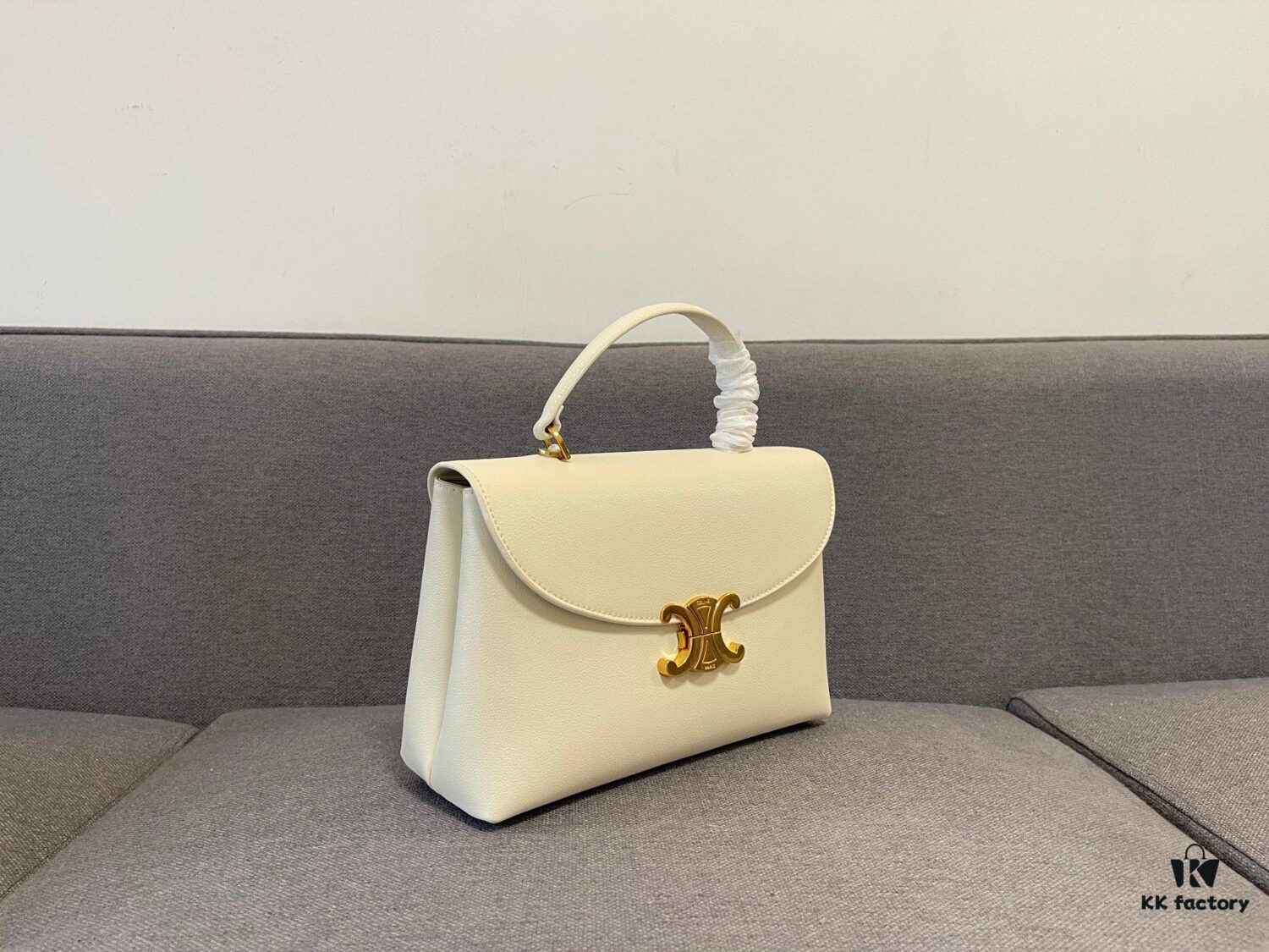 New Arrival A CELINE Arc de Triomphe Kelly Bag, New Design with Triumphal Arch Closure, Exuding Elegance