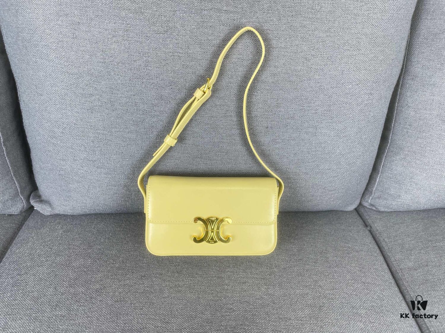 CELINE New Triomphe Arch of Triumph Underarm Bag Spring Summer Limited Edition