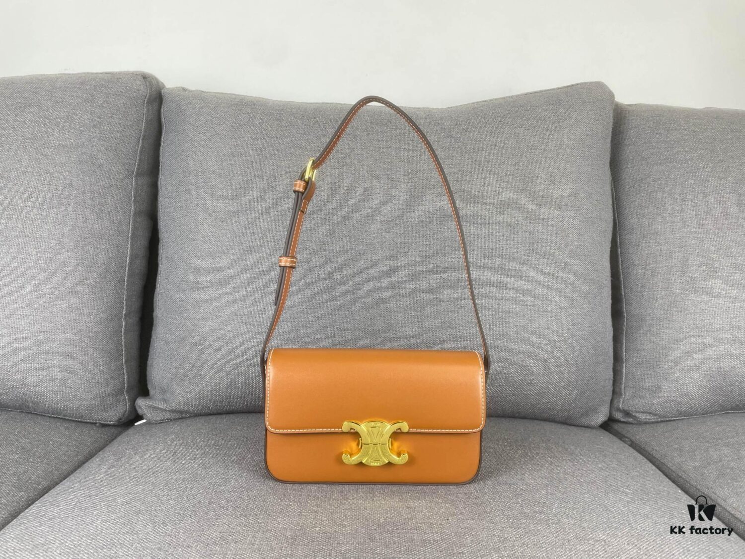 CELINE Triomphe Archway Underarm Bag - Limited Spring/Summer Edition