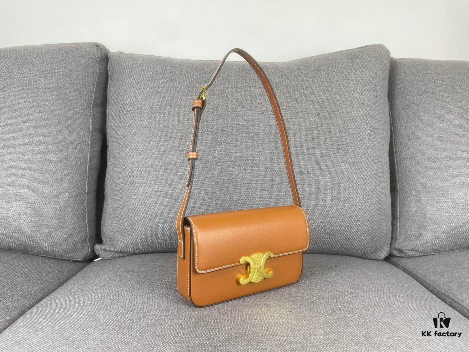 CELINE Triomphe Archway Underarm Bag - Limited Spring/Summer Edition