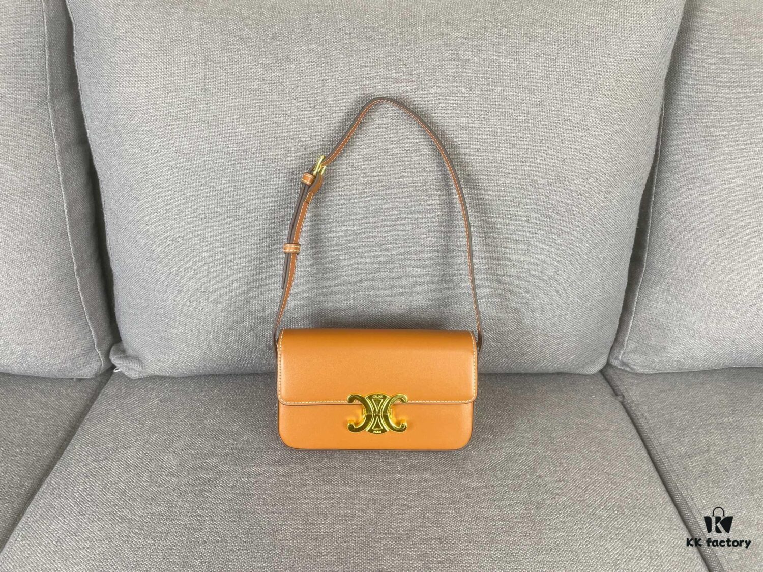 CELINE Triomphe Archway Underarm Bag - Limited Spring/Summer Edition