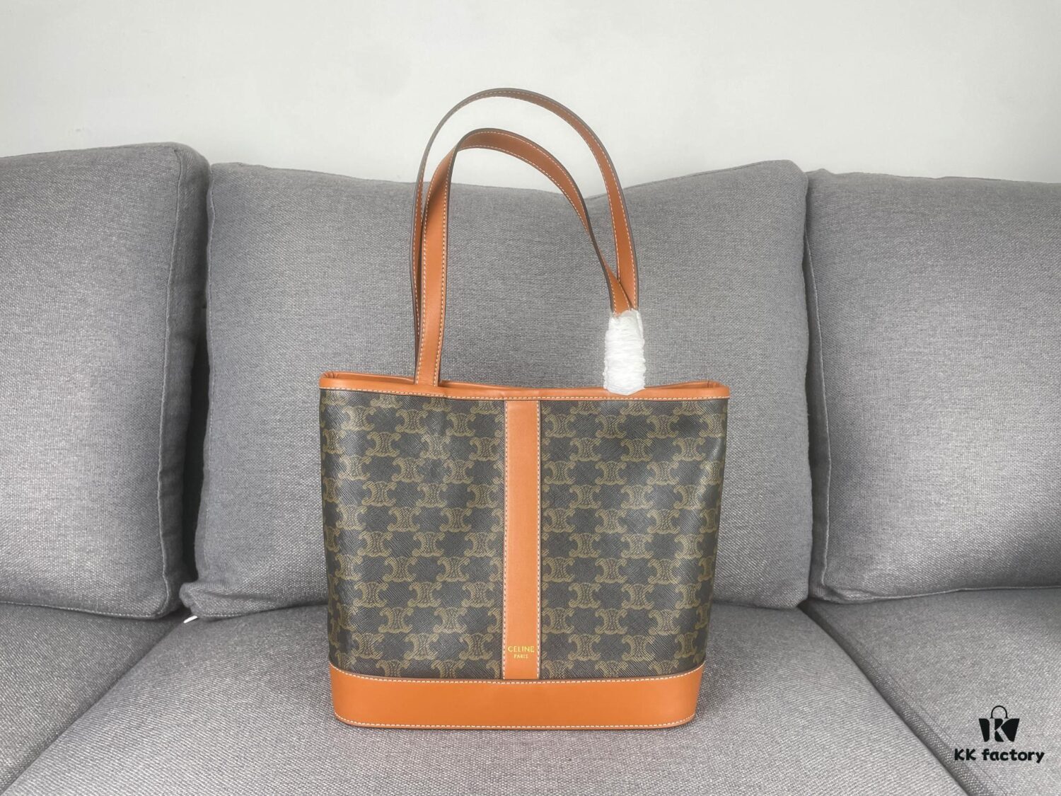 TRIOMPHE CANVAS Handbag. New Autumn-Winter CELINE CABAS Small Logo-Print Calfskin Leather Bag