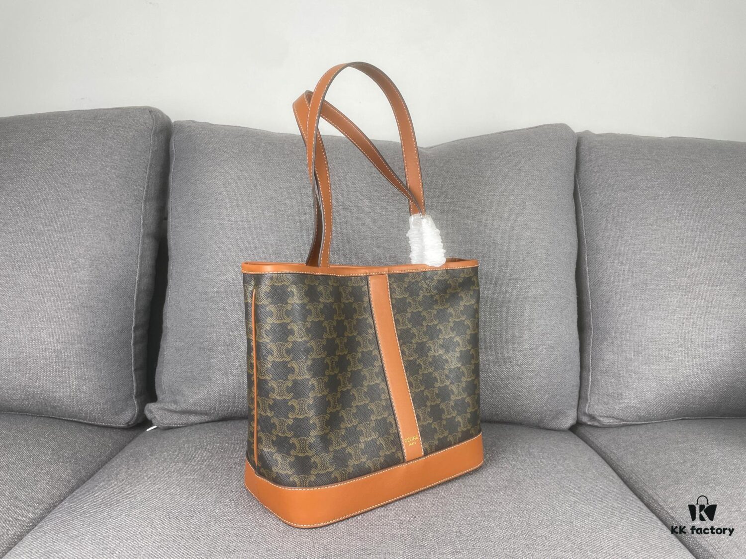 TRIOMPHE CANVAS Handbag. New Autumn-Winter CELINE CABAS Small Logo-Print Calfskin Leather Bag