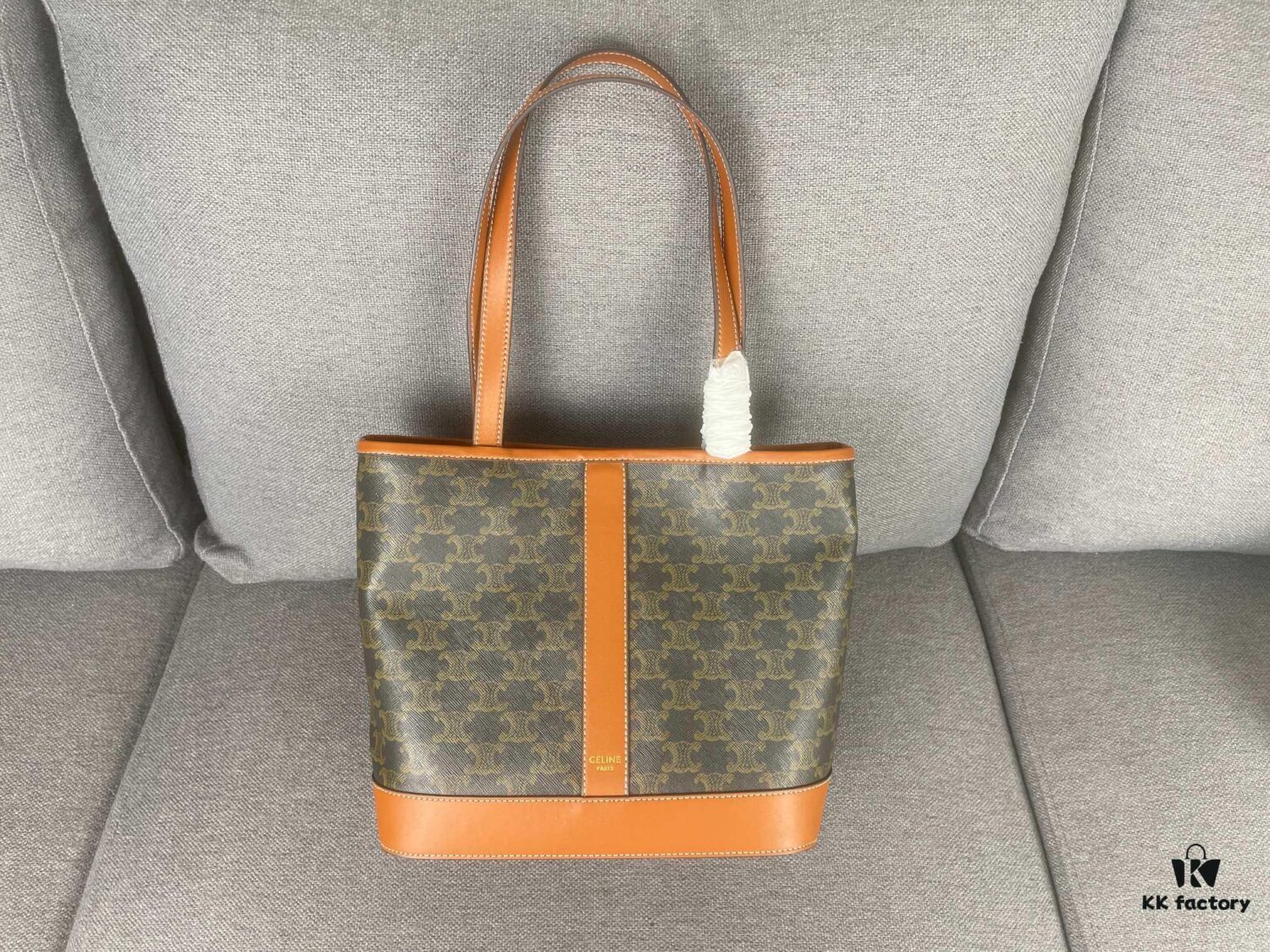 TRIOMPHE CANVAS Handbag. New Autumn-Winter CELINE CABAS Small Logo-Print Calfskin Leather Bag