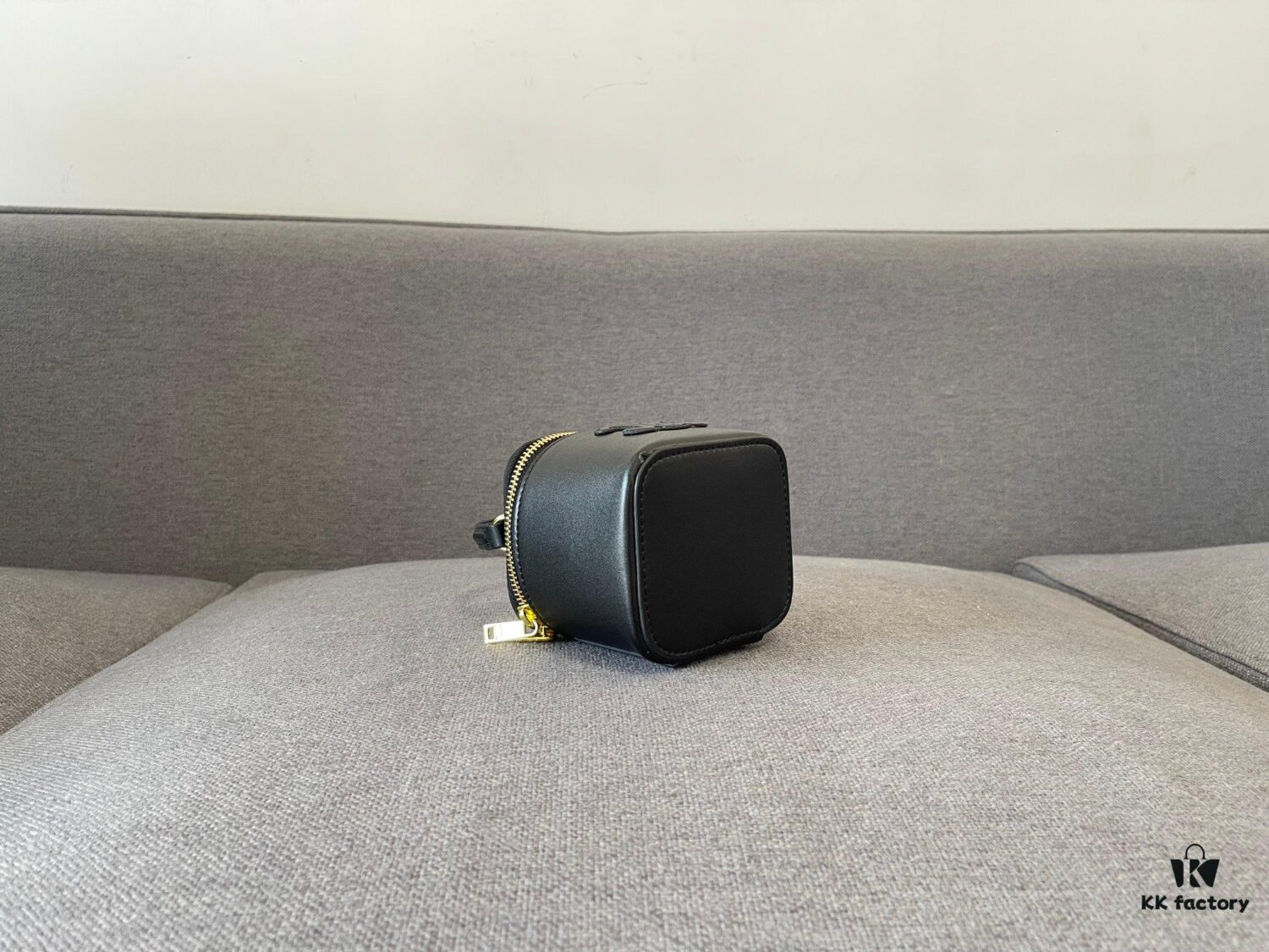 CELINE | New BOX TRIOMPHE Elegant Retro Mini Bag with Iconic Triumph Arch Logo Clasp