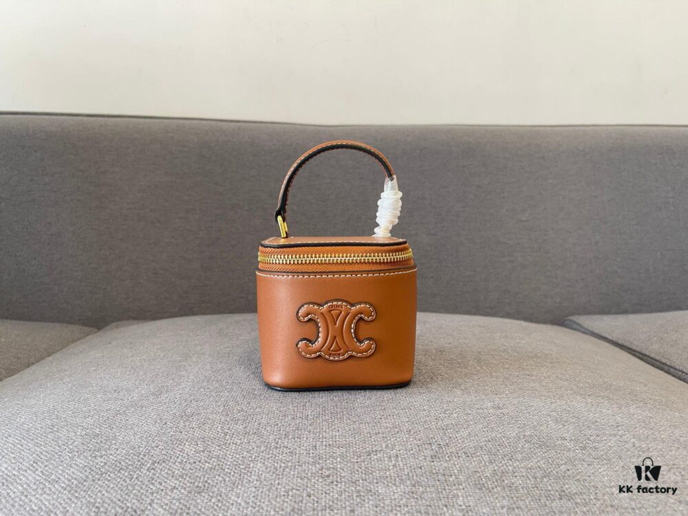 CELINE | New BOX TRIOMPHE Elegant Retro Mini Bag with Iconic Triumph Arch Logo Clasp
