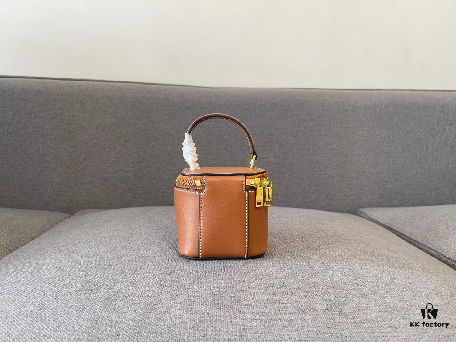 CELINE | New BOX TRIOMPHE Elegant Retro Mini Bag with Iconic Triumph Arch Logo Clasp