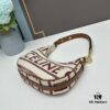 New Arrival Celine Shoulder Bag, Vintage Style Recommended by Influencers