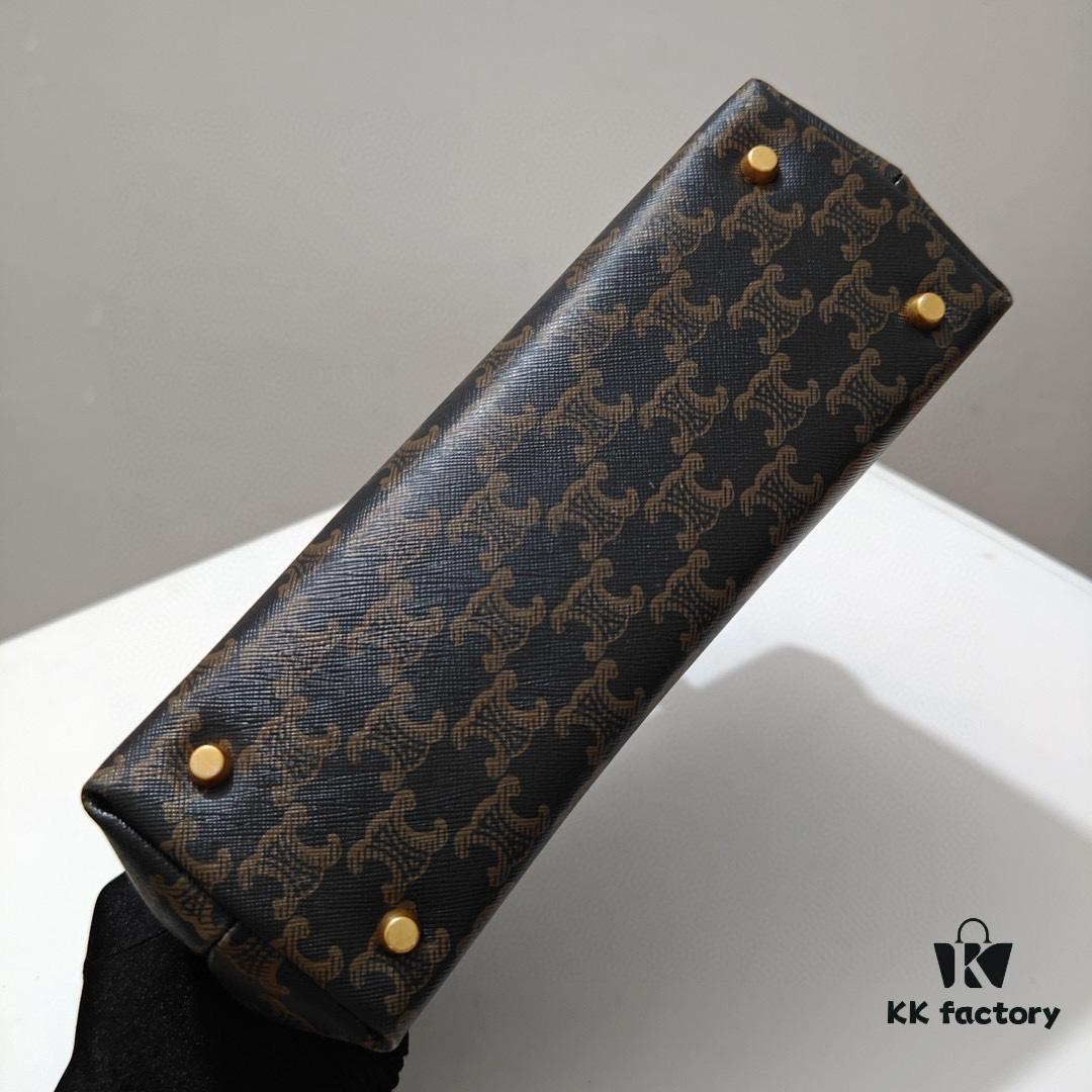 Top-Grade Cowhide, Crisply Textured Leather, Celine 2024 New Arrival Archival Handbag