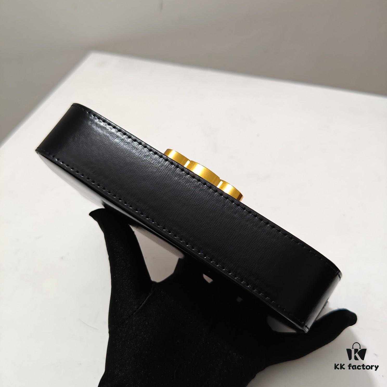 Top Quality Original Celine Triomphe Classic Crossbody Bag, Veined Calfskin Leather, Can Be Carried Underarm, by Hand or Crossbody, Perfect Match in Design and Color, Elegant 3D Structure