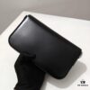 Top Quality Original Celine Triomphe Classic Crossbody Bag, Veined Calfskin Leather, Can Be Carried Underarm, by Hand or Crossbody, Perfect Match in Design and Color, Elegant 3D Structure