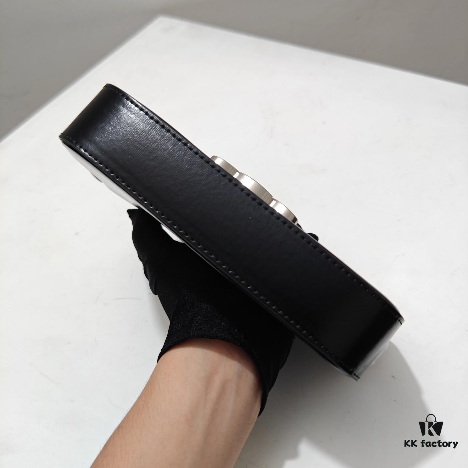 Top Quality Original Celine Triomphe Classic Crossbody Bag, Veined Calfskin Leather, Can Be Carried Underarm, by Hand or Shoulder Strap