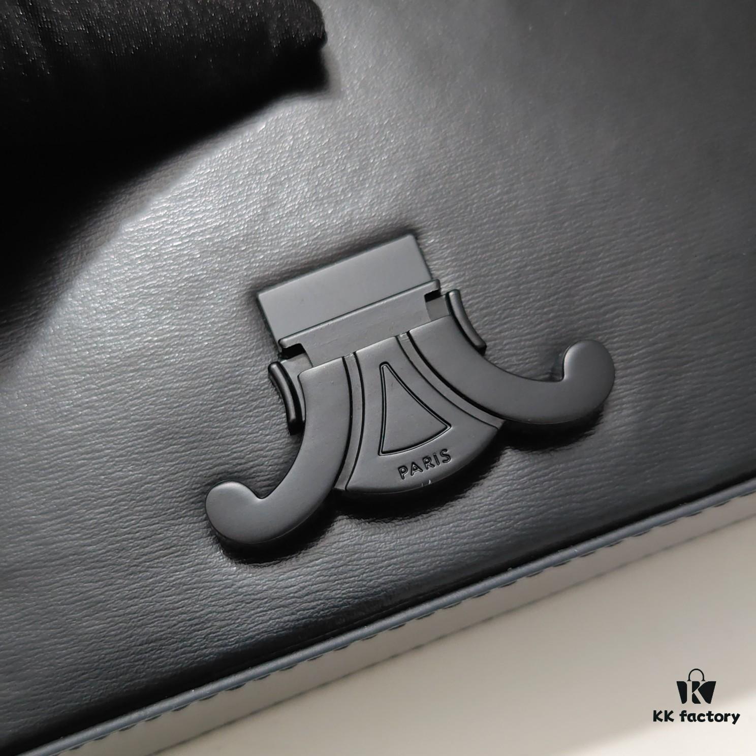 Top Quality Original Celine Triomphe Classic Crossbody Bag, Veined Calfskin Leather, Can Be Carried Underarm, by Hand or Crossbody