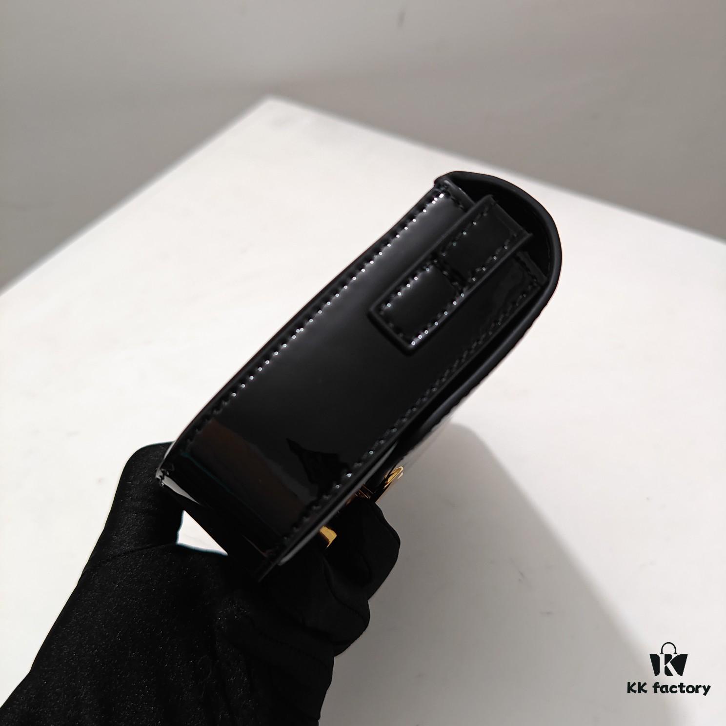 Top Quality Original Celine Triomphe Classic Shoulder Bag, New Glossy Black and Gold Design