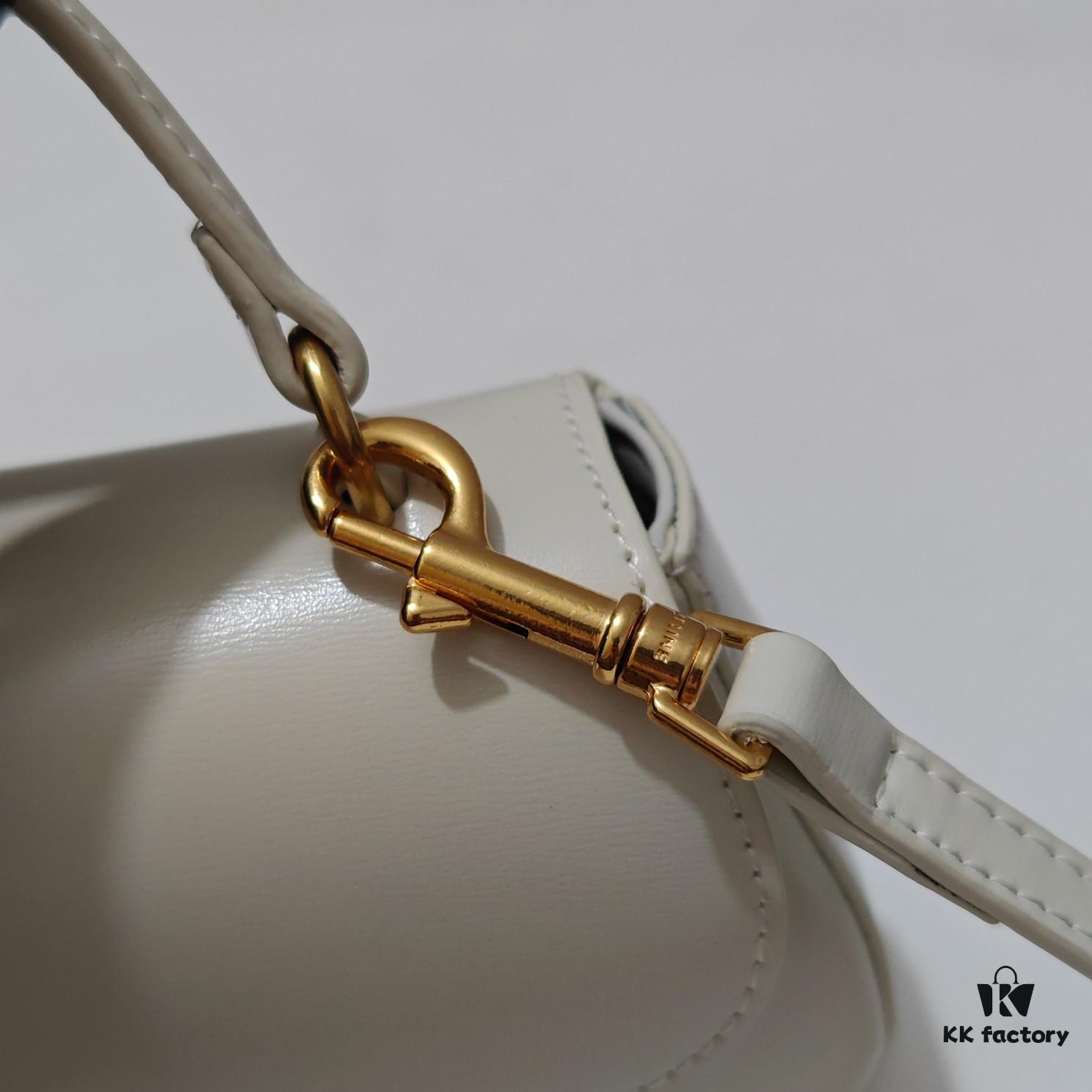 Top Quality Original Version Celine Latest Teen Lola Shiny Cowhide Leather Handbag